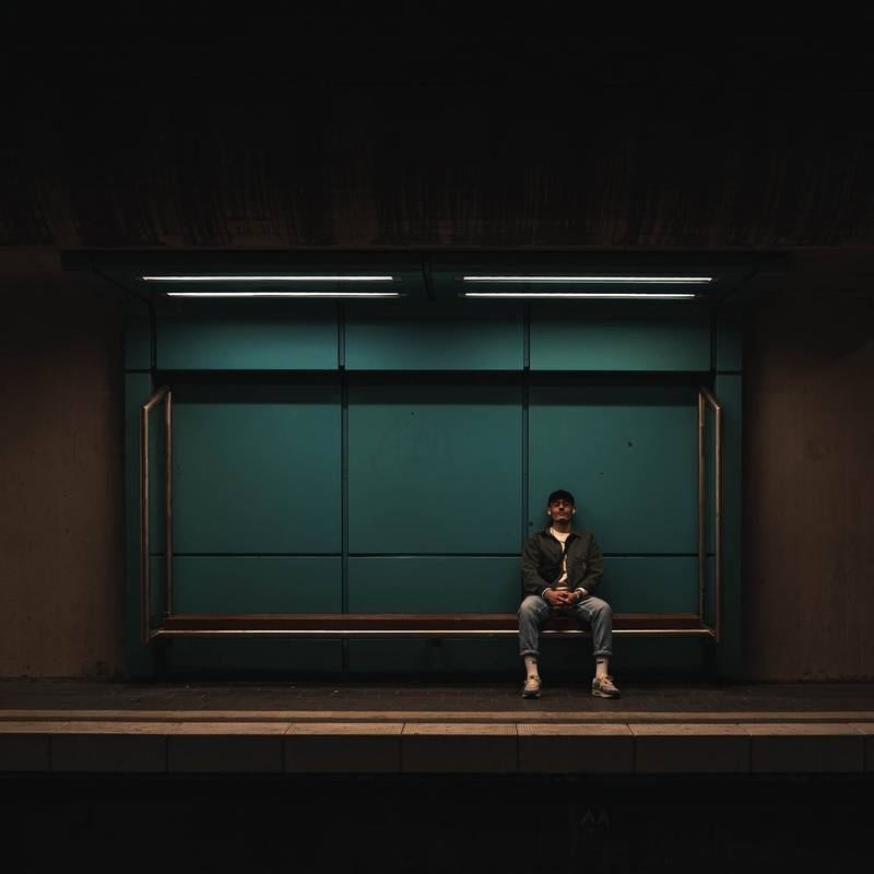 Warten am Bahnhof
